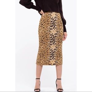 Leopard print midi skirt